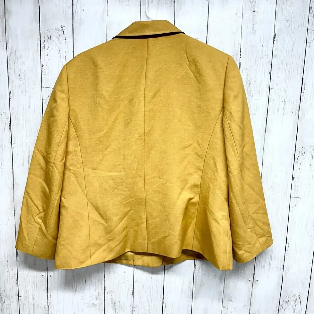 Le Suit Blazer Women's‎ Size 8 Business Casual Monte Carlo Big Buttons Gold Leaf